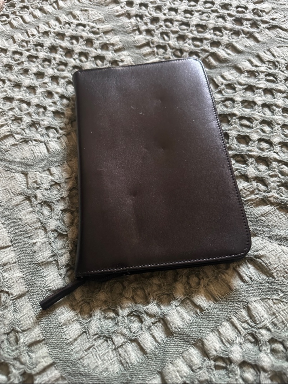 Gucci Black Leather Zip Folio -   
6”x9” New VTG